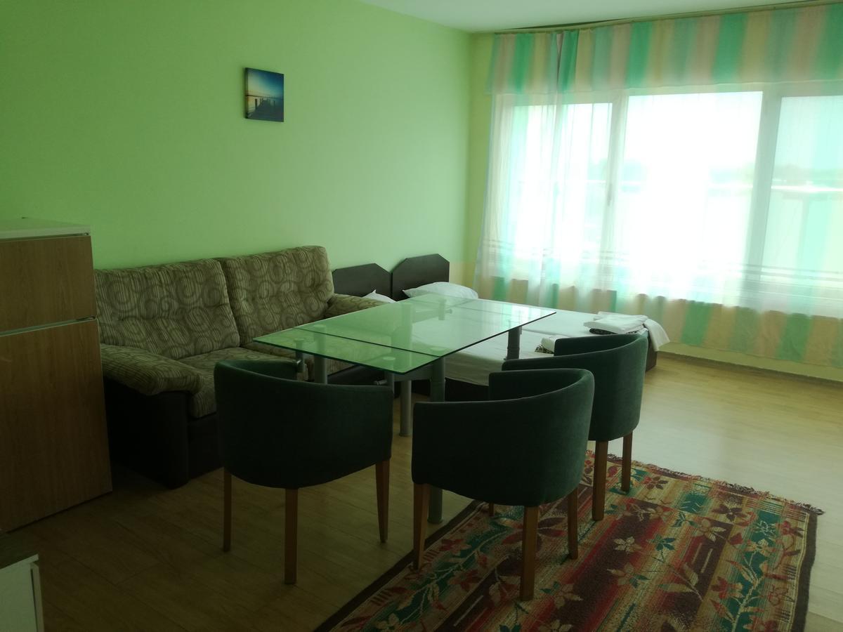 елка Apartament